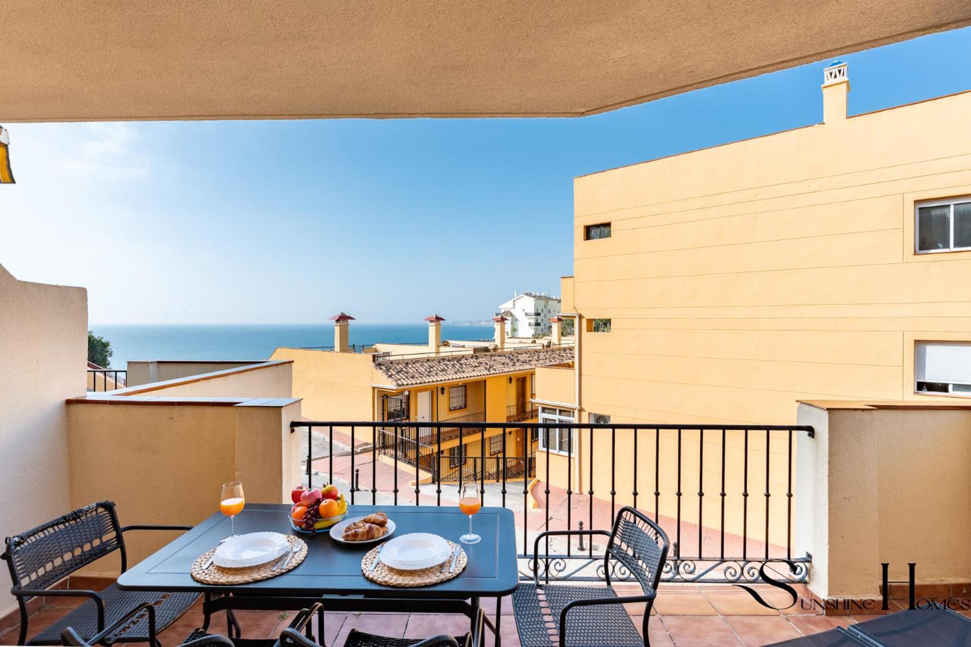 Beachside Retreat With Private Terrace Benalmádena Eksteriør billede