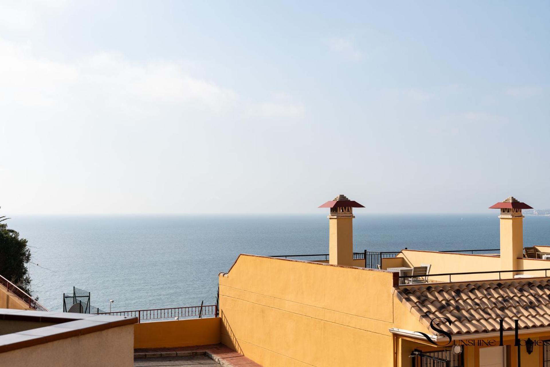 Beachside Retreat With Private Terrace Benalmádena Eksteriør billede